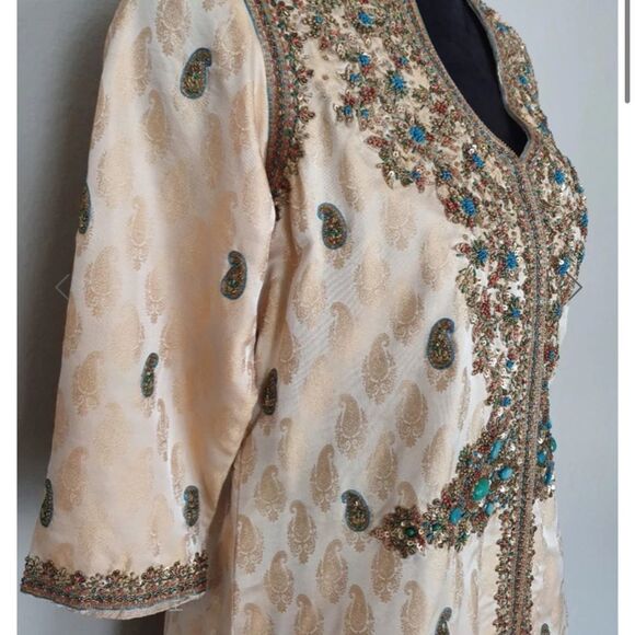 Klimt By Feroz Gandhi Women's Beige Traditional Kurta and Lehenga Skirt, NWOT - Picture 2 of 4